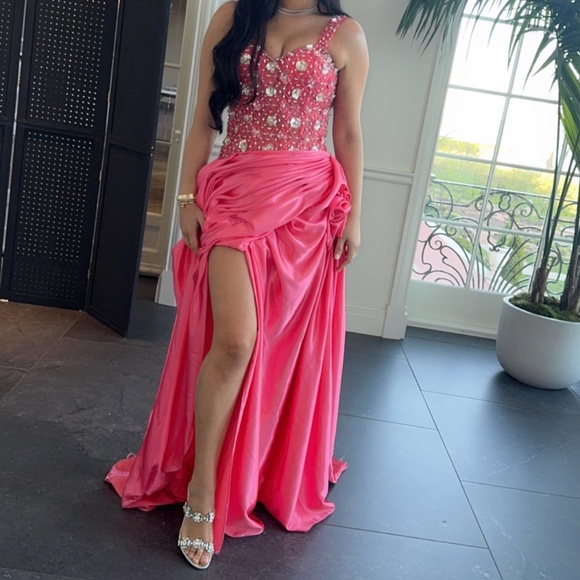 Dress - Picture 1 of 5